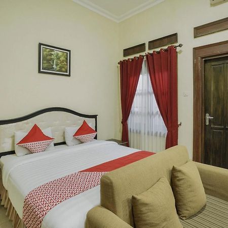 יוגיאקרטה Oyo 804 Ndalem Maharani Guest House מראה חיצוני תמונה