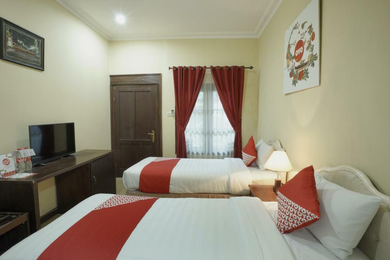 יוגיאקרטה Oyo 804 Ndalem Maharani Guest House מראה חיצוני תמונה